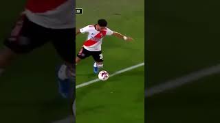 Milton Casco jugaba como un lateral brasilero vamosriver soyderiver futbolargentino riverplate [upl. by Arocet]