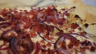 Flammkuchen  Rezept und Anleitung [upl. by Orvie]