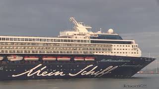 Ventura amp Mein Schiff 1 both arrive early Southampton Docks 15817 [upl. by Scevor]