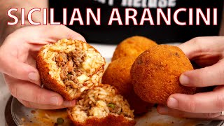 Ricetta Arancini arancini con mozzarella e risotto giallo  come utilizzare il risotto riscaldato [upl. by Attelliw]