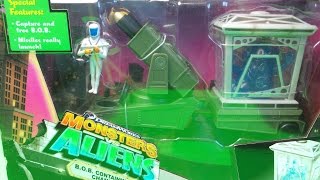 DREAMWORKS MONSTERS Vs ALIENS BOB CONTAINMENT UNIT TOY [upl. by Anatollo]