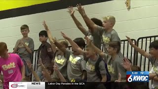 6th graders start Bettendorf Middle with pep and cheer [upl. by Edwyna]