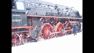 Reichsbahn Dampflok BR 015 Abfahrten im Schnee  german express steam loco departs in snow [upl. by Horwitz]