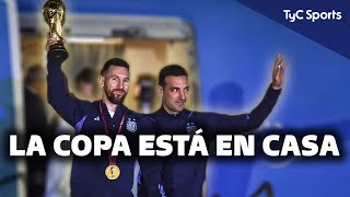 LA COPA DEL MUNDO LLEGÓ A ARGENTINA DE LA MANO DE MESSI 🔥 ¡EL RECIBIMIENTO FUE UNA LOCURA DE GENTE [upl. by Simone69]