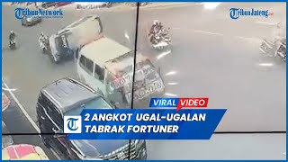 Detikdetik Kecelakaan 2 Angkot Ugal ugalan Tabrak Fortuner Parkir [upl. by Retsof703]