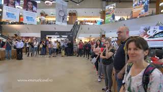 Flashmob la Iulius Mall Cluj 2019  South City Gospel Choir din Danemarca [upl. by Adnofal]