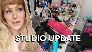 vlog laundry day and I got a new studio light that is changing the beauty game [upl. by Eillat353]