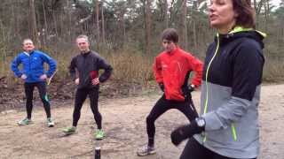 Hardlopen een goede Warming Up  3  Rekken en strekken [upl. by Arihday509]