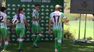 Así es la primera equipación del Betis para la temporada 1819 [upl. by Neffets212]