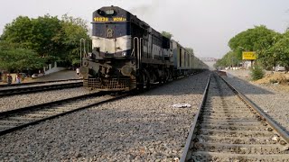 14322 VS 12066 AlaHazrat amp Ajmer Janshatabdi Express crossing at Bijwasan [upl. by Joelly]