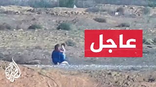 عاجل  الجزيرة تبث صورا حصلت عليها تظهر إطلاق القسام سراح امرأة إسرائيلية وطفليها [upl. by Norvan]