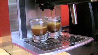 SCG Experiments Pressurized vs NonPressurized Portafilter with Older Coffee [upl. by Eekorehc]