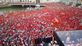 Fêtes de Bayonne 2018  les festayres chantent quotLa Peña Baionaquot [upl. by Lomasi]