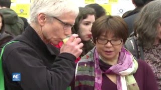 Cervezas sin gluten atraen a una multitud en Gluten Free Expo [upl. by Zwiebel]