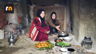 Village Life in Afghanistan  Cooking Traditional Food quotKokoquot in Old Kitchen [upl. by Olin]