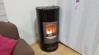 Chimenea de pellet canalizable Piazzetta P158T 86kw  Vidacalorcom Murcia [upl. by Harmonie]