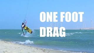 Cours de kitesurf  One Foot Drag  One Launch Kiteboarding [upl. by Herschel125]