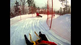 Une descente en luge au Massif de Charlevoix [upl. by Afra]