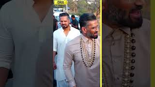 KL Rahul and Athiya Shetty Wedding Suniel Shetty and Ahan Shetty distribute sweets shorts [upl. by Elyk]