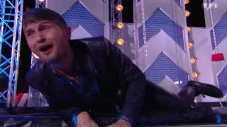 Ninja Warrior  Denis Brogniart pousse Christophe Beaugrand à leau [upl. by Cleave854]