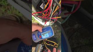 Checking compressor windings with a Supco M500 Megohmeter [upl. by Bow]