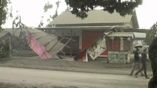 Keadaan Muntilan saat terjadi Erupsi Merapi 2010 [upl. by Batruk509]