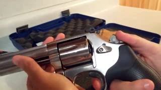 Smith amp Wesson 686 4 inch Overview [upl. by Weed]