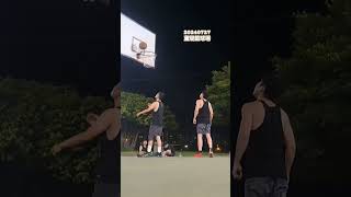 蘆堤籃球場 右手反手 highlights layup basketball 熱門 籃球場 籃球比賽 鬥牛視頻 3vs3 決鬥 運球 反手 [upl. by Gillead921]