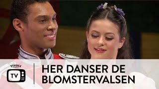 Nøddeknækkeren Danser i dronningens kostumer [upl. by Nnairahs]