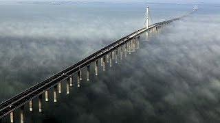 चीन ने बनाया समुद्र पर दुनिया का सबसे लंबा पुल Worlds Longest Sea Bridge in China [upl. by Coben]