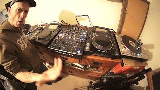 MIXING ON VINYL USING THE ORTOFON CONCORD SCRATCH MK2 FROM GETINTHEMIX [upl. by Zingg]