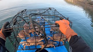 Dungeness Crabbing on the Oregon Coast bay [upl. by Nahgeam]