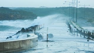 Warrnambool breakwater taking a beaten [upl. by Truk742]