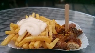 Pommes Currywurst im Schnelldurchlauf   Pommes Män [upl. by Aivatnuahs]