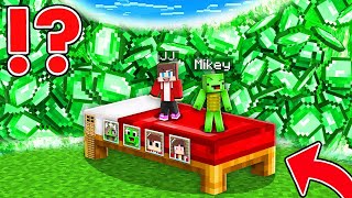 JJs Family And Mikeys Family SURVIVE EMERALD TSUNAMI in A BED  in Minecraft Challenge Maizen [upl. by Aseeram472]