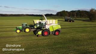 Gras hakselen Jubbega loonbedrijf Dragstra Claas johndeere [upl. by Noirod]