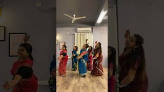 Dighloti Dighol Paat  AbhishrutiBezbaruah  Dance  Dimpi amp Simpi tanetstwins shorts dance [upl. by Kotz]