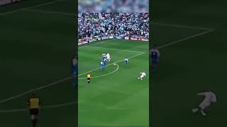 How David Beckham Perfected the Art of Free Kicks shorts football beckham manchesterunited [upl. by Yeargain341]