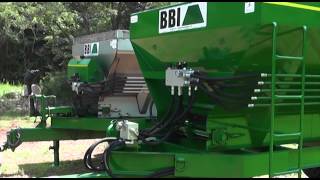 Hydraulic FertilizerLime Spreader and Hydraulic OrganicsLitter Spreader Overview [upl. by Kuebbing517]