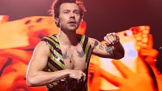 Harry Styles  As It Was Kiwi Live in Seoul Korea [upl. by Ellatsyrc]