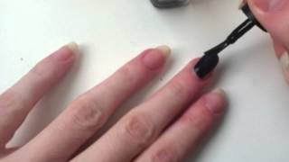 Faire une manucure Louboutin  Manucure simple et originale [upl. by Arratal201]