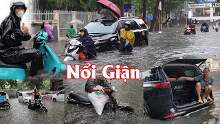 Sài Gòn thất thủ mưa lớn kinh hoàng đường biến thành sông xe cộ chết máy la liệt [upl. by Adnoved]