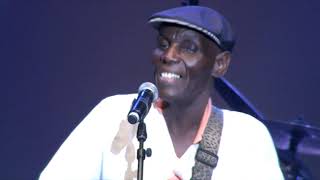 Oliver Mtukudzi feat Hugh Masekela  Todii Live [upl. by Najar]