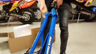 Park Tool PRS22 workstand unboxing and first look [upl. by Etteroma861]