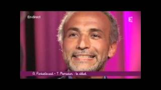 Tariq Ramadan discrédite Alain Finkielkraut en 2 minutes [upl. by Armanda37]