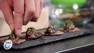 Köstliche Vorspeise Tartar vom Lachs mit Kaviar und Dill [upl. by Eleets]