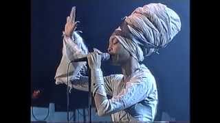 Erykah Badu quotTyronequot North Sea Jazz 2001 [upl. by Leber]