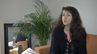 La vie sous protection de Zineb El Rhazoui journaliste à Charlie Hebdo [upl. by Monney765]