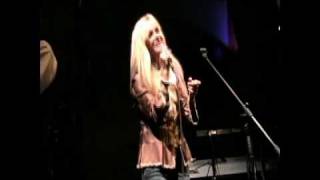 KIM CARNES  quotI PRETENDquot LIVE IN SANTIAGO CHILE [upl. by Lundquist]