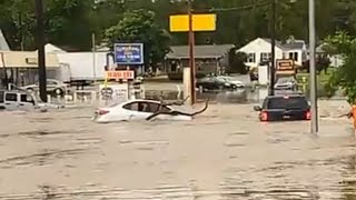 Storm in Nebraska flooding hit Omaha shows cars stuck in high water [upl. by Eph]